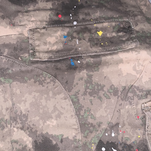 NWT โ
Paint ๐จ ๐ Stain Matchbox Camo Khaki Shorts - Picture 7 of 8